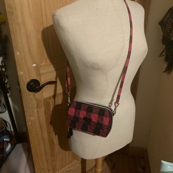 Vera Bradley all in one crossbody wallet/wristlet/purse - Picture 13 of 14